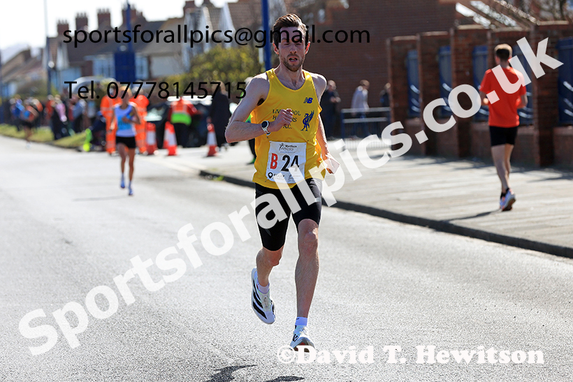 Senior mens Northern 12 Stage Road Relay, 2025 Northern 12 and 6 Stage Road Relays and Junior 5k, Redcar. Photo: David T. Hewitson/Sports for All Pics